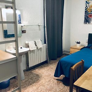 Zimmer mit Kingsize-Bett